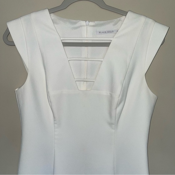 Black Halo Ivory Sheath mini Dress 6 V-Neck with Ladder Detail Cocktail Party - Picture 3 of 7